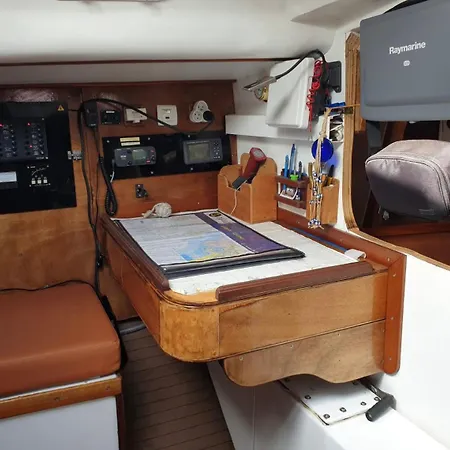 Botel Sejour Insolite A Bord D'un Voilier De 11m - Charmante Marina Proche Barcelone *